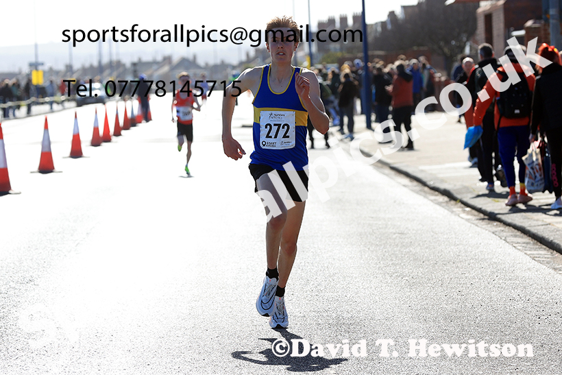Boys under-15s 5k, 2025 Northern 12 and 6 Stage Road Relays and Junior 5k, Redcar. Photo: David T. Hewitson/Sports for All Pics